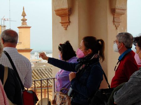 Descubre la ciudad de las torres y disfruta del famoso bizcocho marroquí