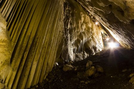 Descubre la Sima de la Cueva del Ángel en Lucena