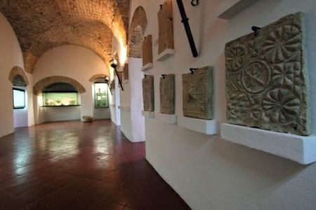 Visita la Torre del Agua – Museo Arqueológico en Osuna